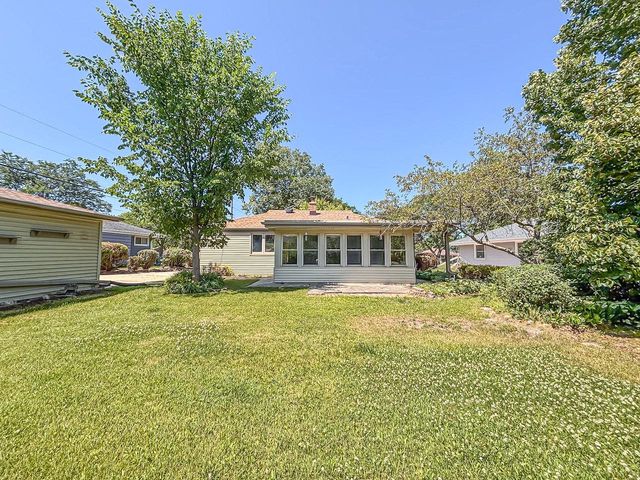 W152N8310 Elm LANE, Menomonee Falls, WI 53051