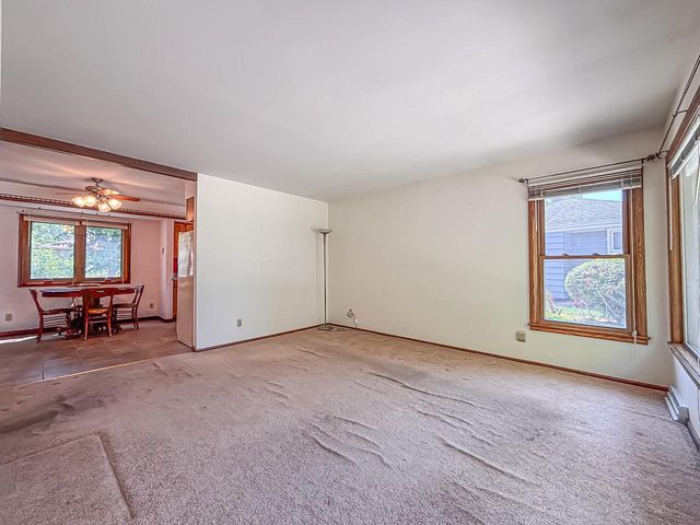 W152N8310 Elm LANE, Menomonee Falls, WI 53051