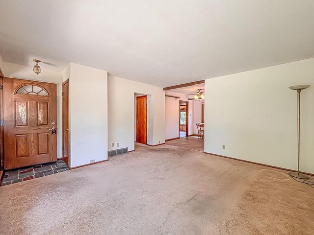 W152N8310 Elm LANE, Menomonee Falls, WI 53051