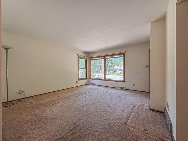 W152N8310 Elm LANE, Menomonee Falls, WI 53051