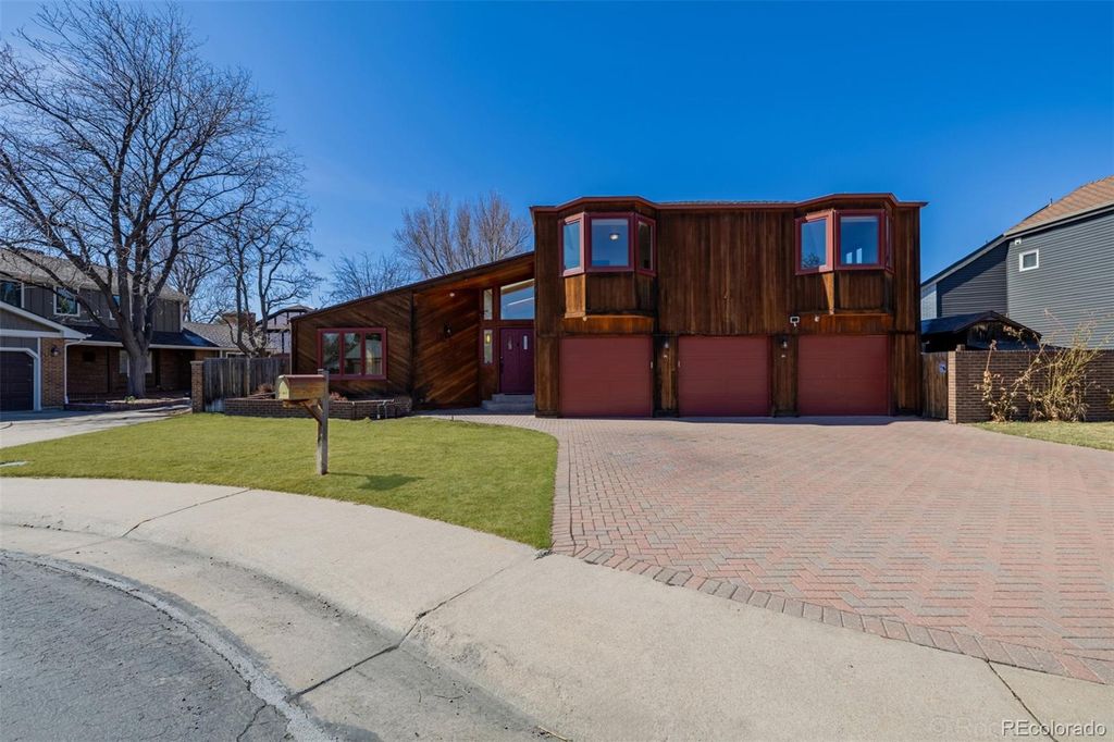 9270 W Baltic Drive, Lakewood, CO 80227