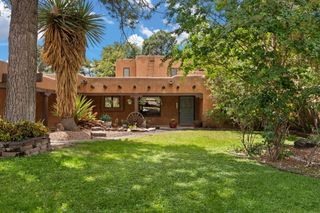 1504 LUCYLE Place NW, Albuquerque, NM 87114