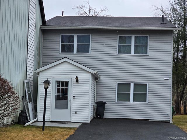 27 Peter Way, Kiamesha Lake, NY 12751