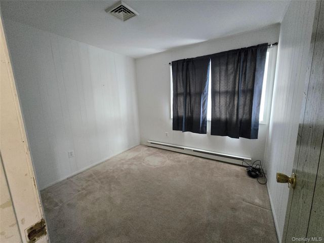 27 Peter Way, Kiamesha Lake, NY 12751