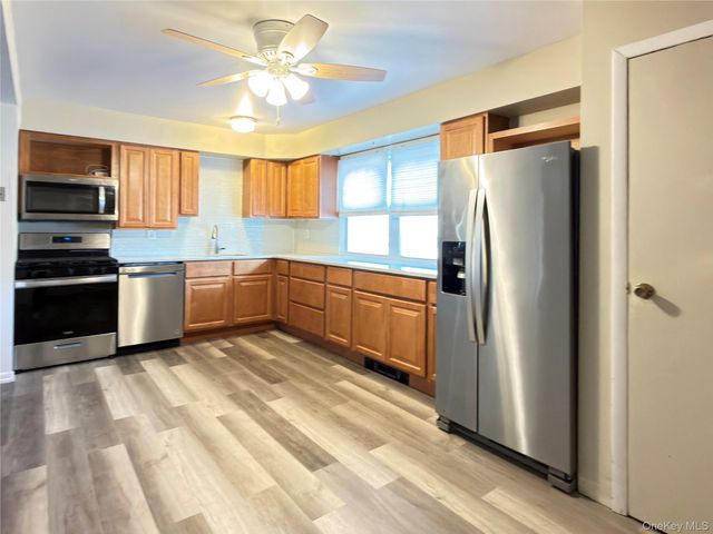 27 Peter Way, Kiamesha Lake, NY 12751