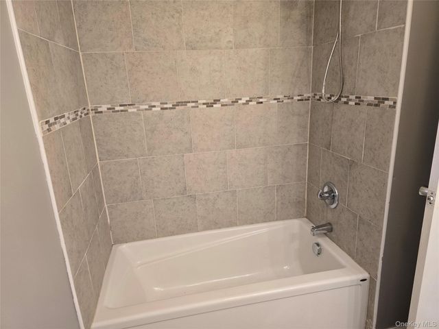 27 Peter Way, Kiamesha Lake, NY 12751