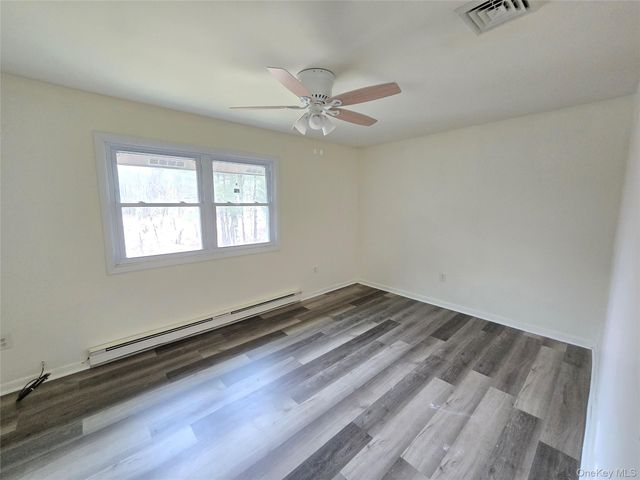 27 Peter Way, Kiamesha Lake, NY 12751