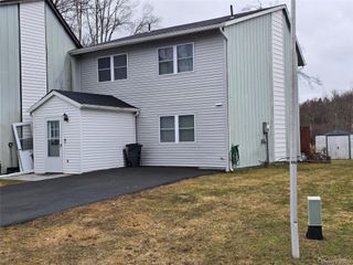 27 Peter Way, Kiamesha Lake, NY 12751