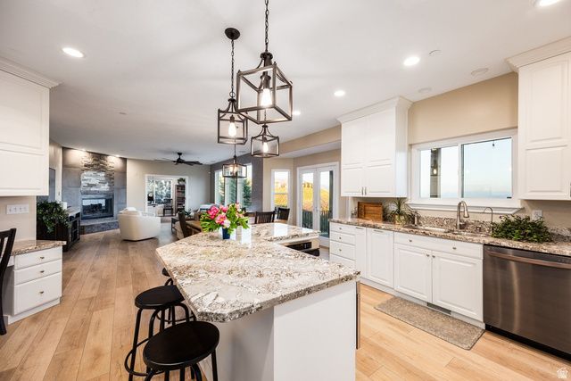 15211 S LONE OAK CT, Draper, UT 84020