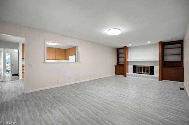 32633 Woodridge Court, North Ridgeville, OH 44039