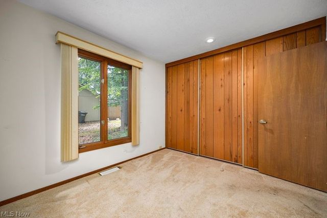 32633 Woodridge Court, North Ridgeville, OH 44039