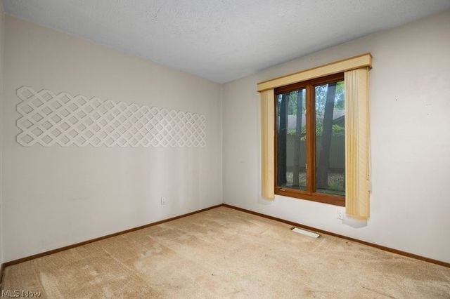 32633 Woodridge Court, North Ridgeville, OH 44039