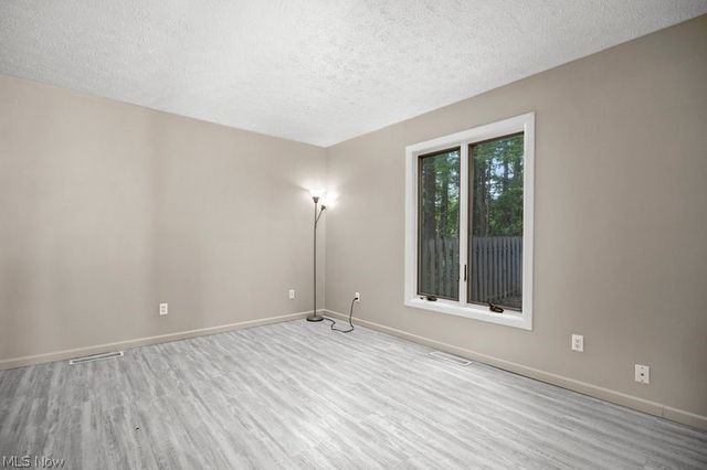 32633 Woodridge Court, North Ridgeville, OH 44039