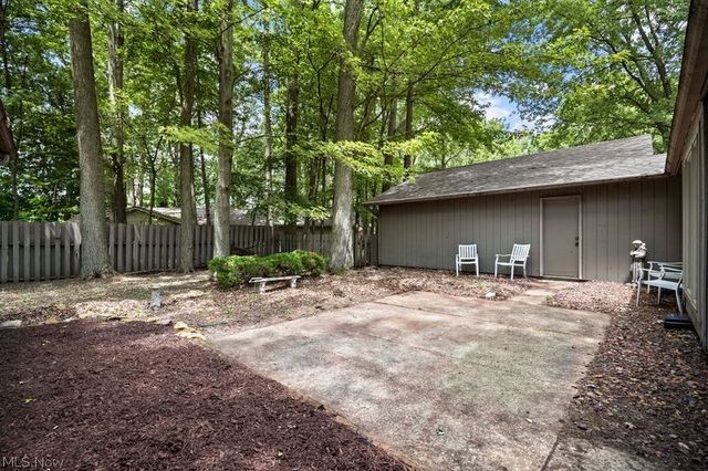 32633 Woodridge Court, North Ridgeville, OH 44039