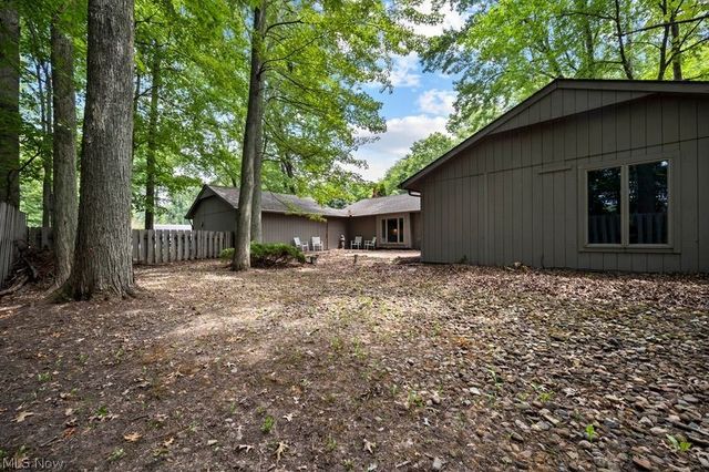 32633 Woodridge Court, North Ridgeville, OH 44039