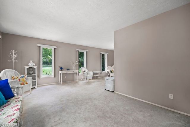 32633 Woodridge Court, North Ridgeville, OH 44039