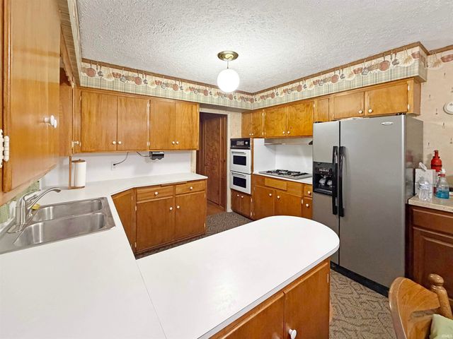 1706 E Walnut Street, Frankfort, IN 46041