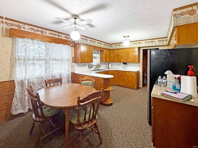 1706 E Walnut Street, Frankfort, IN 46041