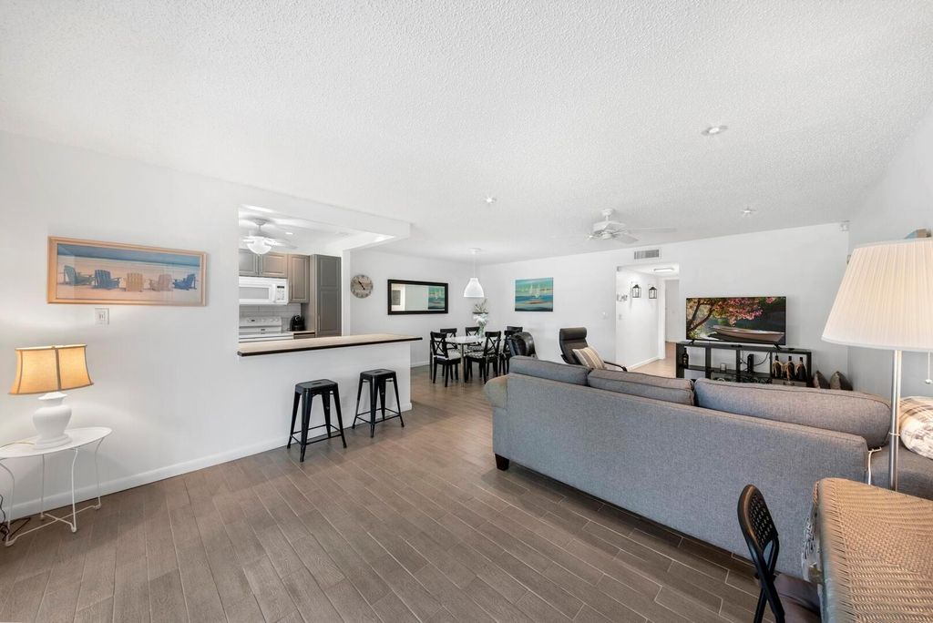 1382 High Point Way NE C, Delray Beach, FL 33445