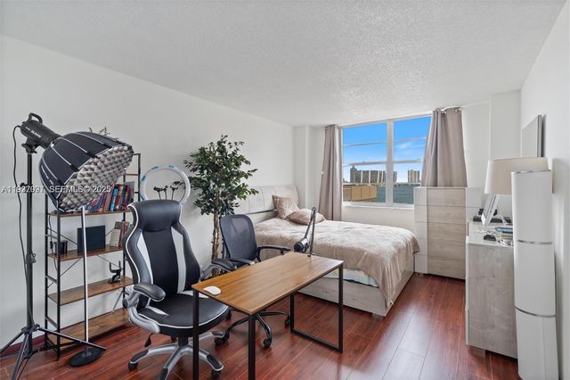 251 174th St 218, Sunny Isles Beach, FL 33160