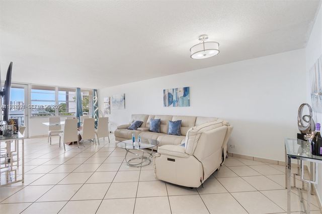 251 174th St 218, Sunny Isles Beach, FL 33160