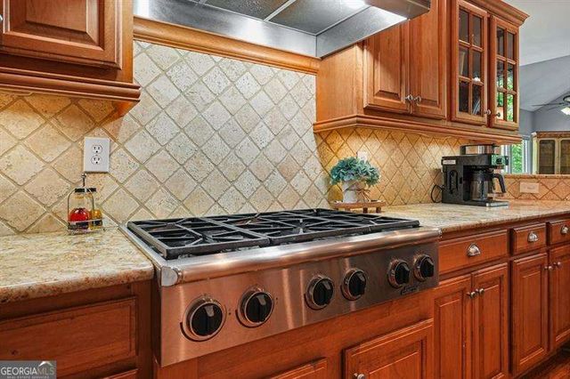 716 Whisper Wind Court, Woodstock, GA 30189
