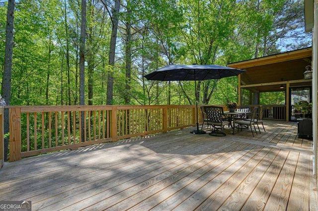 716 Whisper Wind Court, Woodstock, GA 30189