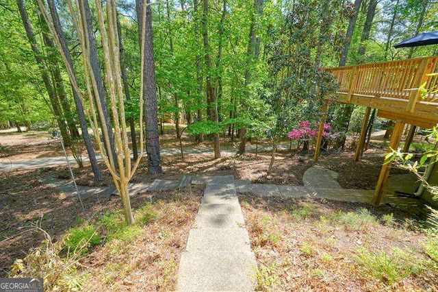 716 Whisper Wind Court, Woodstock, GA 30189