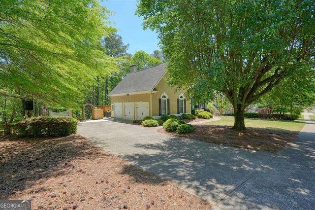 716 Whisper Wind Court, Woodstock, GA 30189