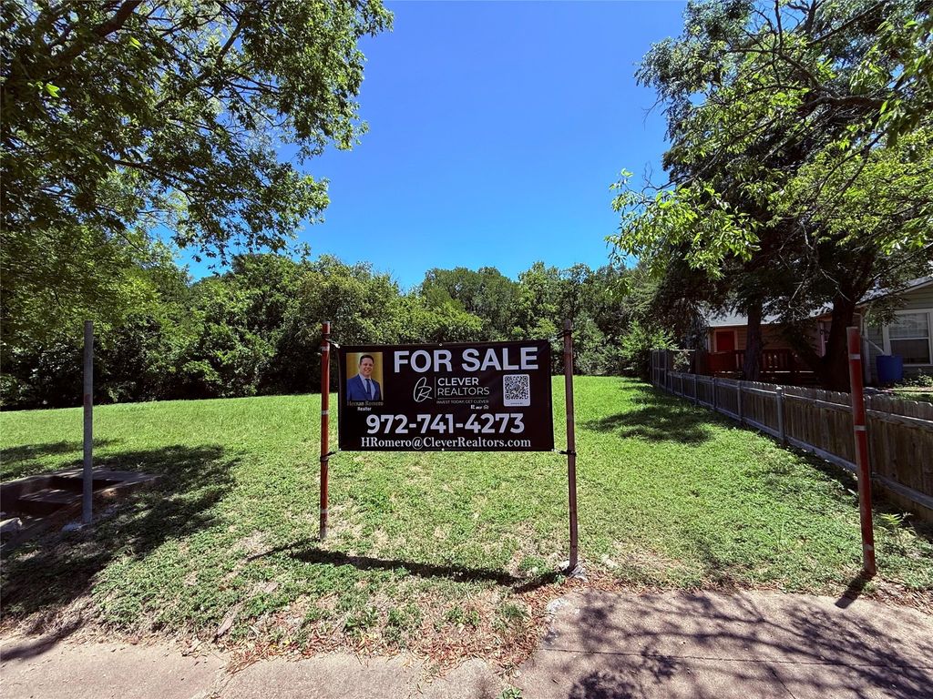 1216 W Clarendon Drive, Dallas, TX 75208
