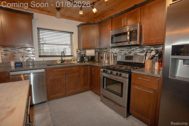 47400 Card Road, Macomb Township, MI 48044