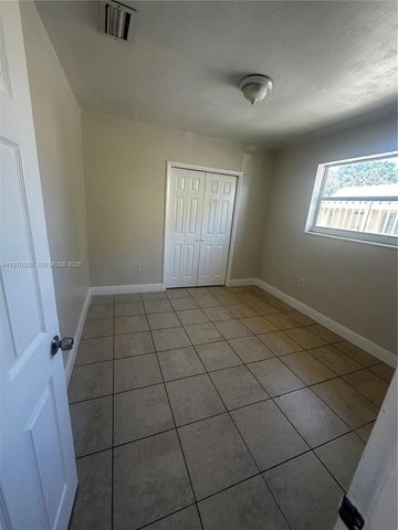 237 NW 55th St 237, Miami, FL 33127