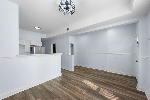 6660 S Michigan Avenue, Chicago, IL 60637