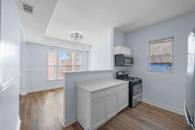 6660 S Michigan Avenue, Chicago, IL 60637