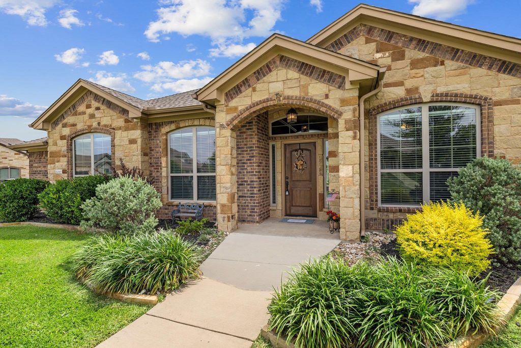 11066 La Paloma LOOP E, Salado, TX 76571