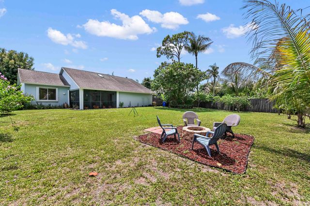 118 Royal Pine Circle N, Royal Palm Beach, FL 33411