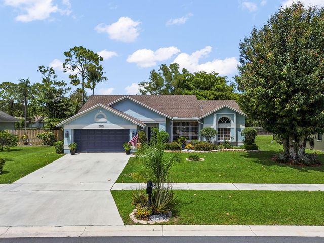 118 Royal Pine Circle N, Royal Palm Beach, FL 33411