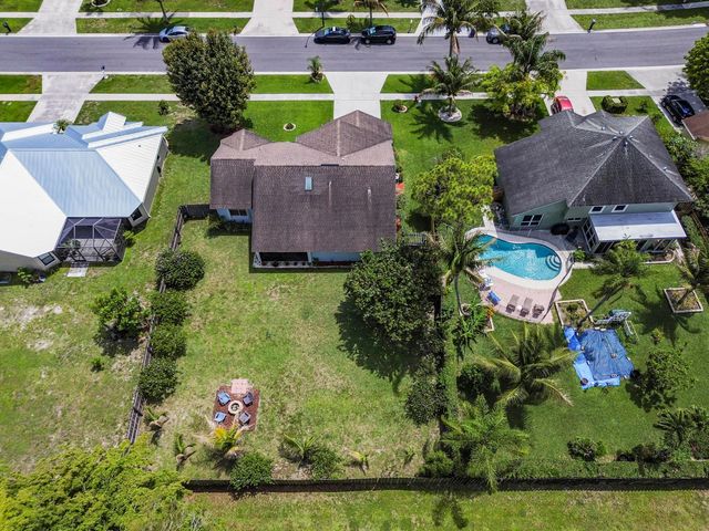 118 Royal Pine Circle N, Royal Palm Beach, FL 33411