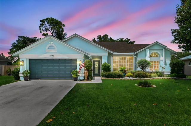 118 Royal Pine Circle N, Royal Palm Beach, FL 33411