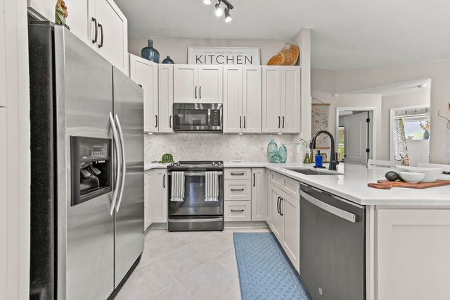 118 Royal Pine Circle N, Royal Palm Beach, FL 33411