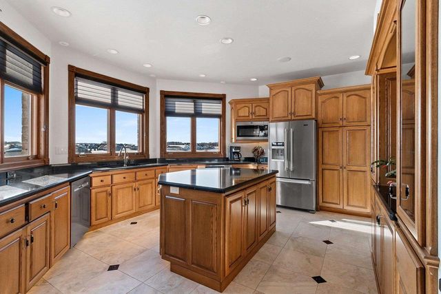 2315 SILVERIDGE DRIVE, Manitowoc, WI 54220