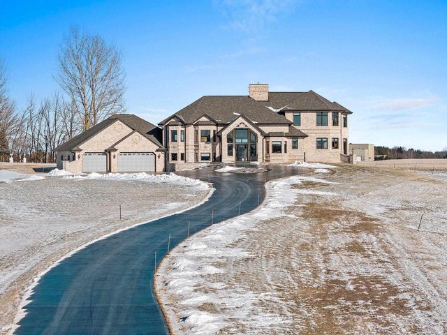 2315 SILVERIDGE DRIVE, Manitowoc, WI 54220