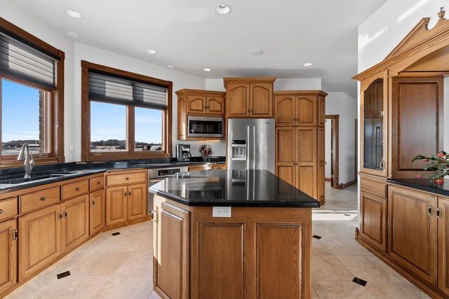 2315 SILVERIDGE DRIVE, Manitowoc, WI 54220