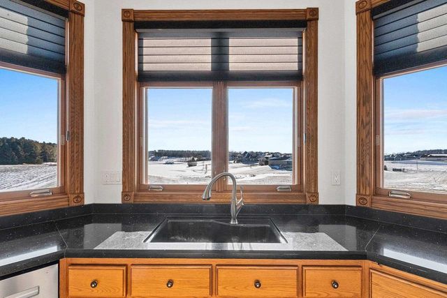 2315 SILVERIDGE DRIVE, Manitowoc, WI 54220