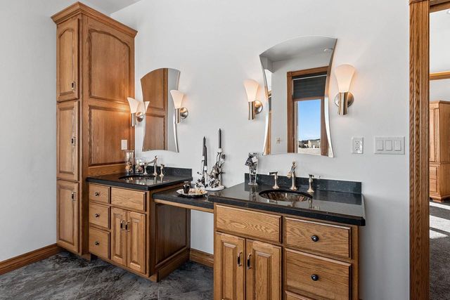 2315 SILVERIDGE DRIVE, Manitowoc, WI 54220