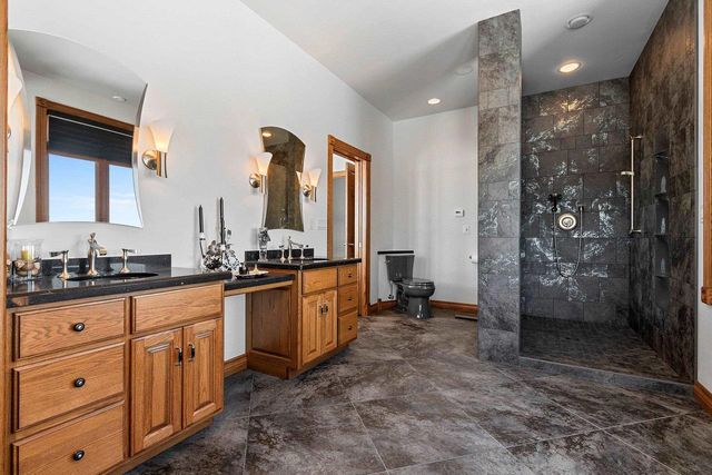 2315 SILVERIDGE DRIVE, Manitowoc, WI 54220