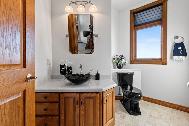 2315 SILVERIDGE DRIVE, Manitowoc, WI 54220