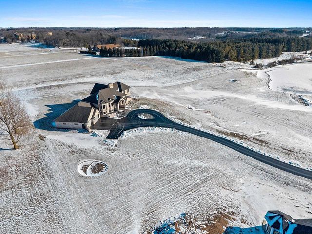 2315 SILVERIDGE DRIVE, Manitowoc, WI 54220