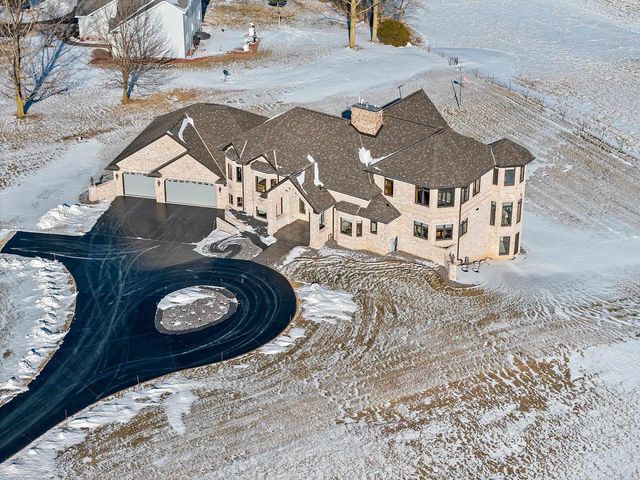 2315 SILVERIDGE DRIVE, Manitowoc, WI 54220