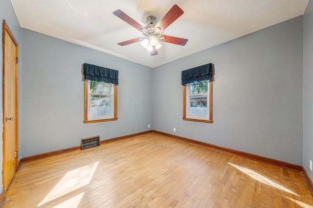 1015 W HAWES STREET, Appleton, WI 54914